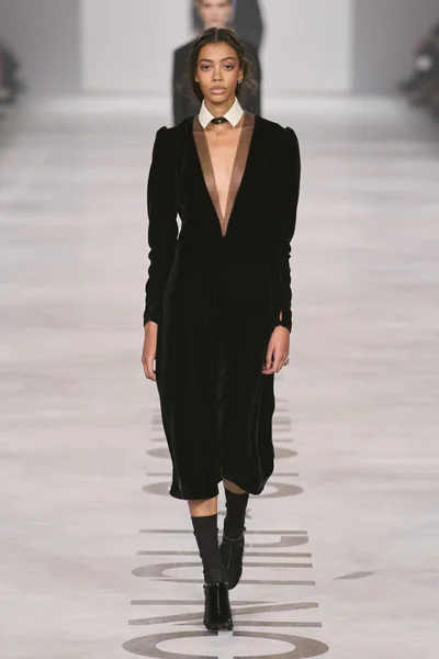 Look 29